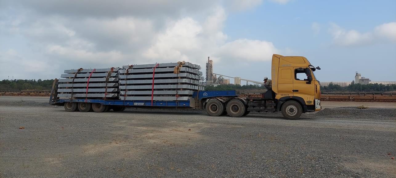 Vận chuyển sản phẩm gia công đến nhà máy khách hàng
