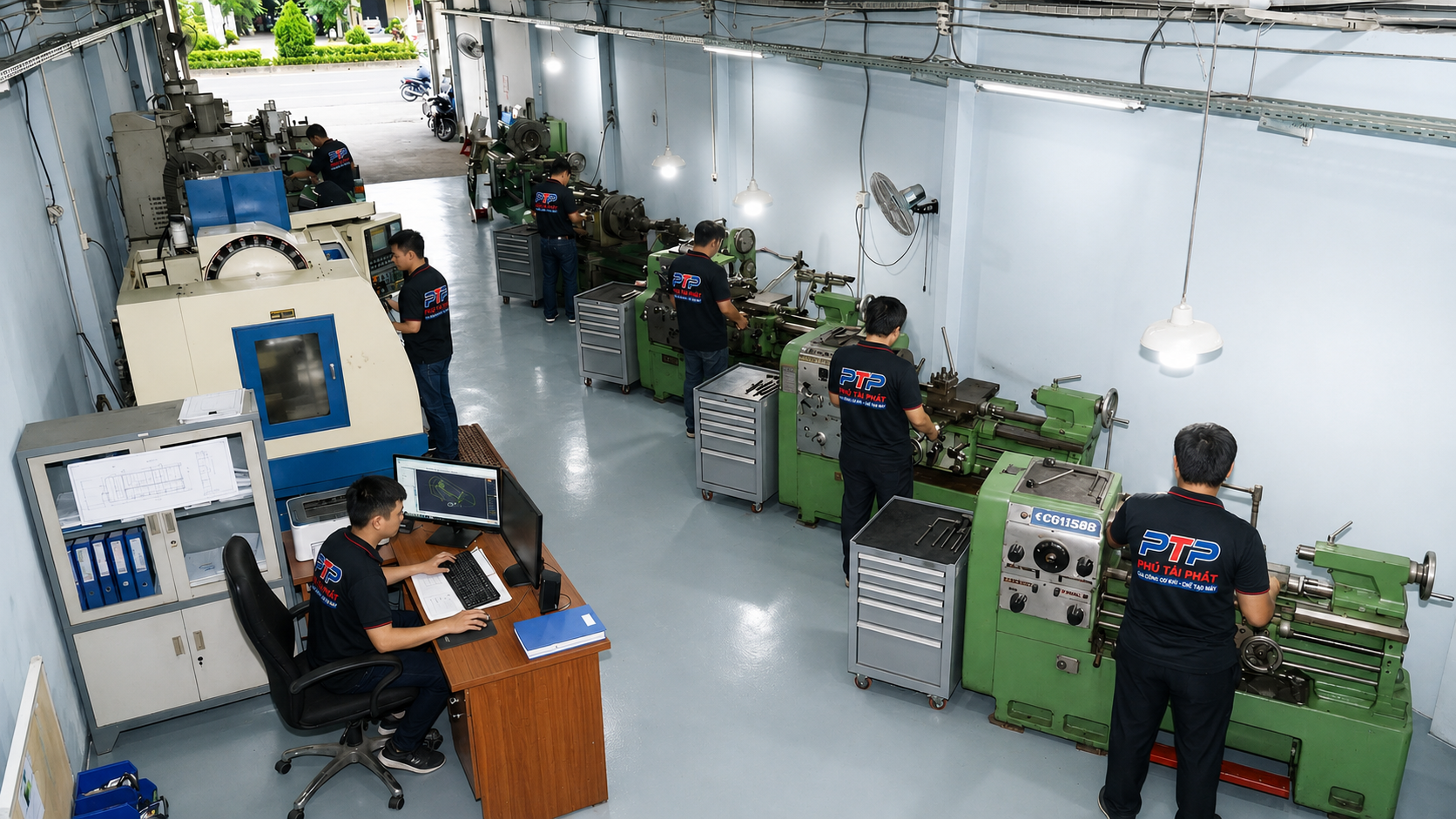 Xưởng gia công cơ khí Phú Tài Phát tại Bình Dương với máy tiện, máy phay CNC và trạm thiết kế CAD